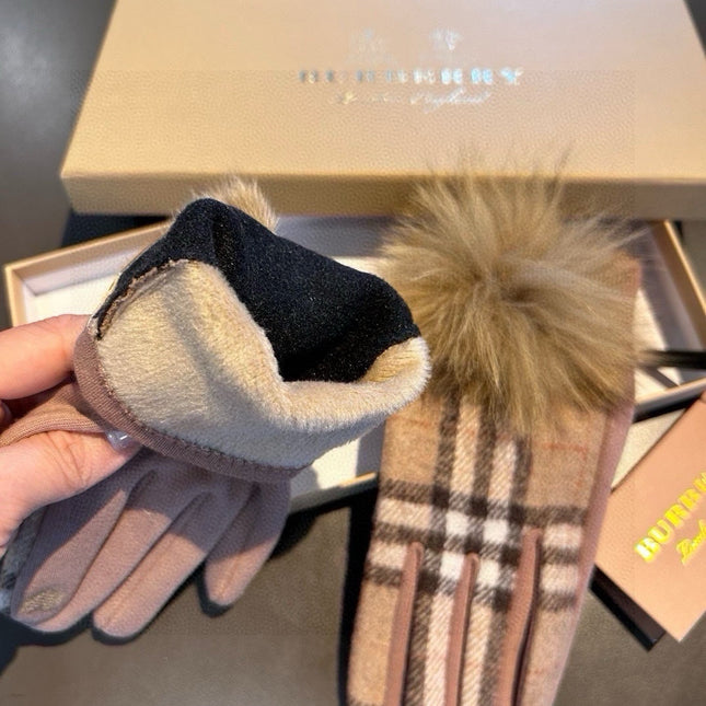 GLOVES IN COLORFUL WOOL AND RABBIT FUR 462256