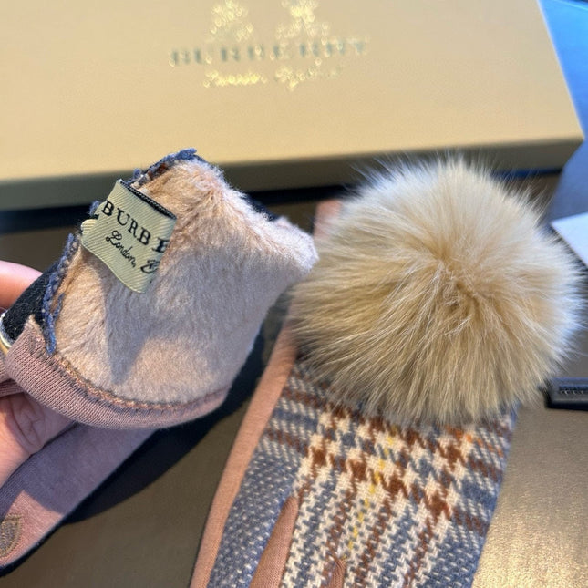 GLOVES IN COLORFUL WOOL AND RABBIT FUR 462257