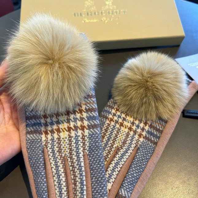 GLOVES IN COLORFUL WOOL AND RABBIT FUR 462257