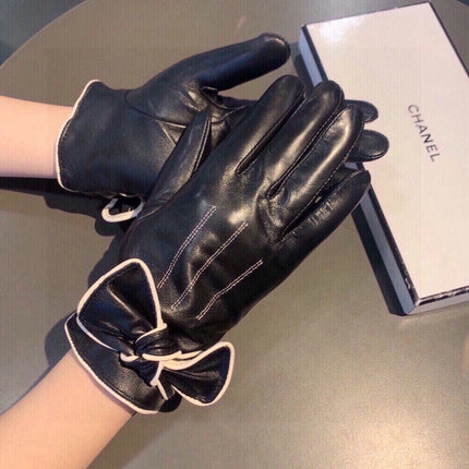 GLOVES IN BLACK LAMBSKIN 462262