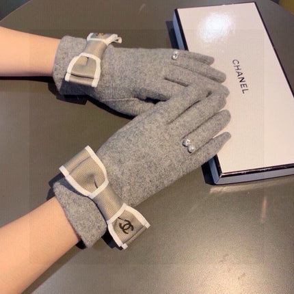 CC GLOVES IN PALE GRAY WOOL WITH BOW 463856