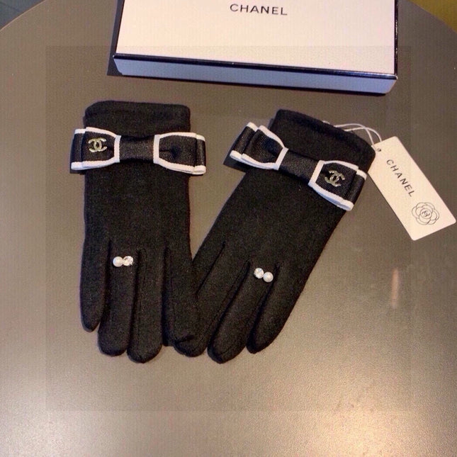 CC GLOVES IN BLACK WOOL WITH BOW 463857