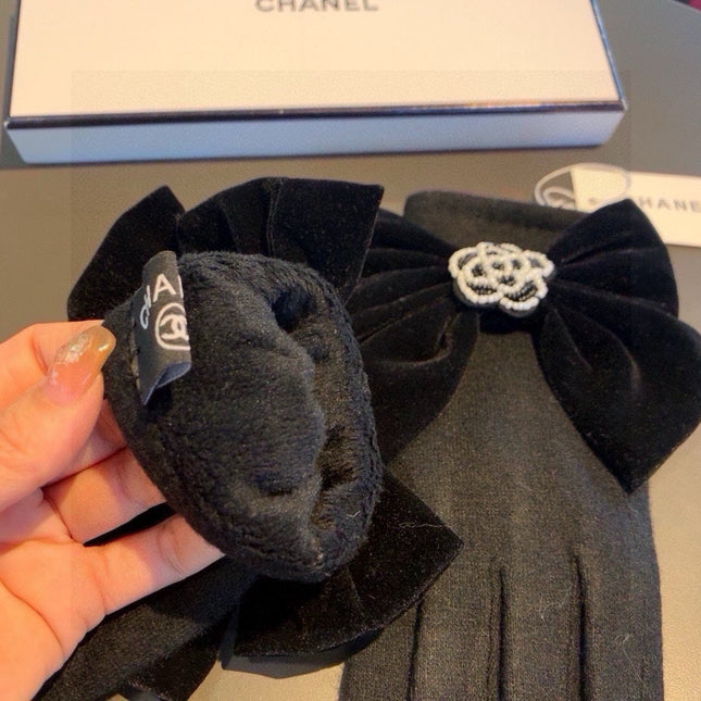 GLOVES IN BLACK WOOL WITH LARGE BOW 464996