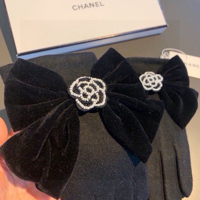 GLOVES IN BLACK WOOL WITH LARGE BOW 464996