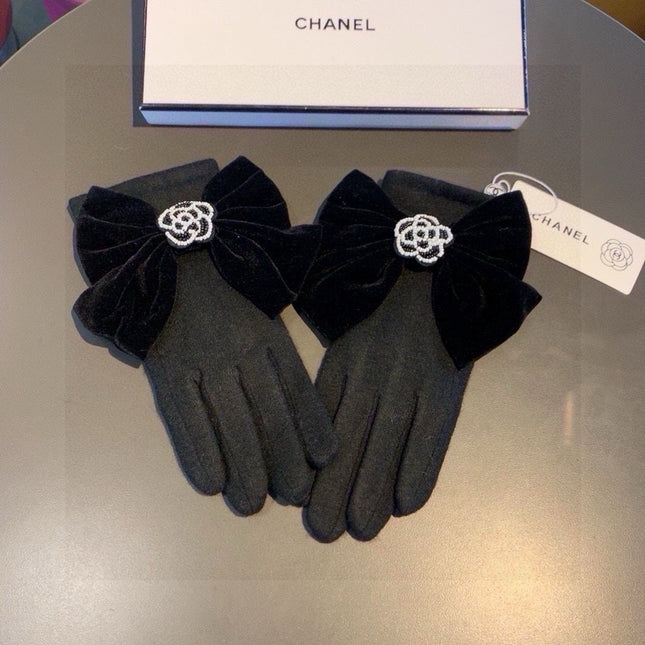 GLOVES IN BLACK WOOL WITH LARGE BOW 464996