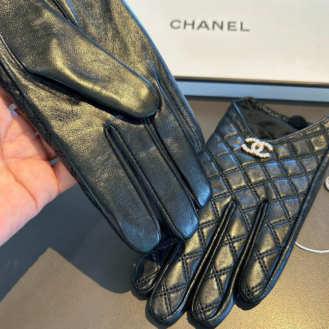 GLOVES IN BLACK LAMBSKIN 465006