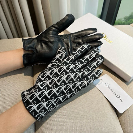 TOUCHSCREEN GLOVES IN BLACK MIX WHITE LAMBSKIN AND MONOGRAM JACQUARD FABRIC 465792