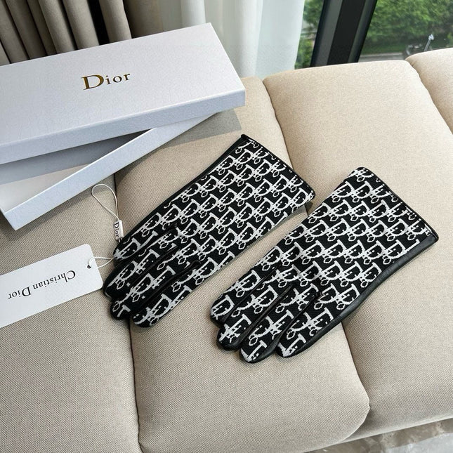 TOUCHSCREEN GLOVES IN BLACK MIX WHITE LAMBSKIN AND MONOGRAM JACQUARD FABRIC 465792