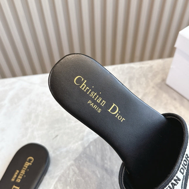 DIOR FLAT SLIDES 25S IN BLACK CALFSKIN AND FABRIC BRAND NAME EMBROIDERY