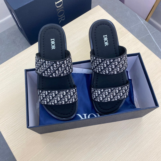 CD DOUBLE STRAP SLIPPER BLACK AND WHITE JACQUARD