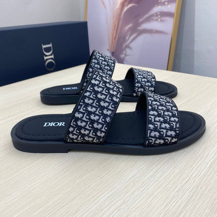 CD DOUBLE STRAP SLIPPER BLACK AND WHITE JACQUARD