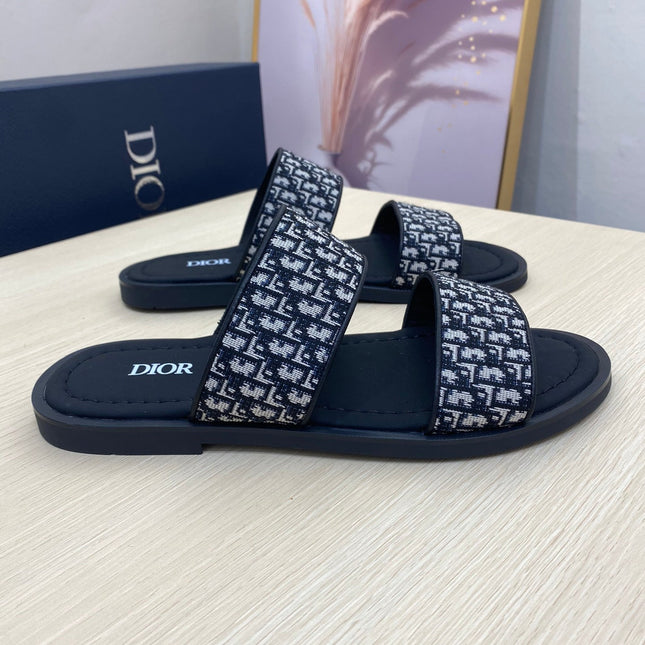 CD DOUBLE STRAP SLIPPER BLACK AND WHITE JACQUARD