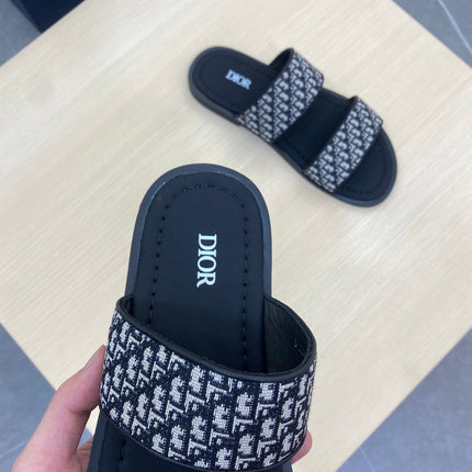 CD DOUBLE STRAP SLIPPER BLACK AND WHITE JACQUARD