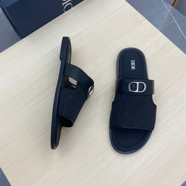 CD SYMBOL SLIDE CUT SANDAL BLACK JACQUARD