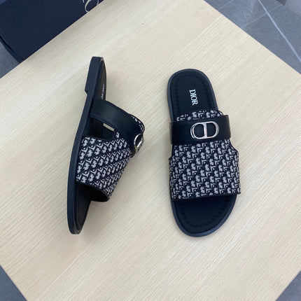 CD SYMBOL SLIDE CUT SANDAL BLACK AND WHITE JACQUARD