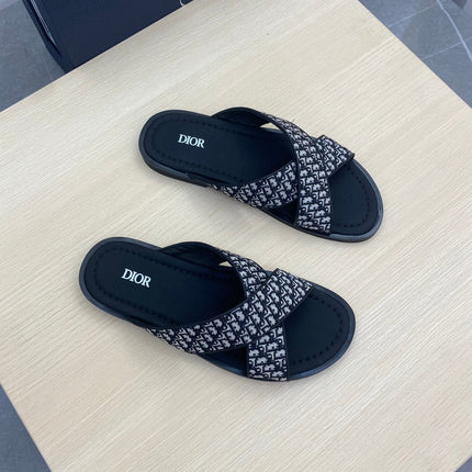 CD ALIAS SANDAL BLACK AND WHITE JACQUARD