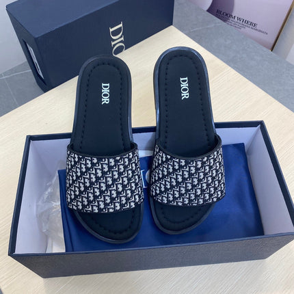 CD SLIDE ALIDAS SLIPPER BLACK AND WHITE JACQUARD