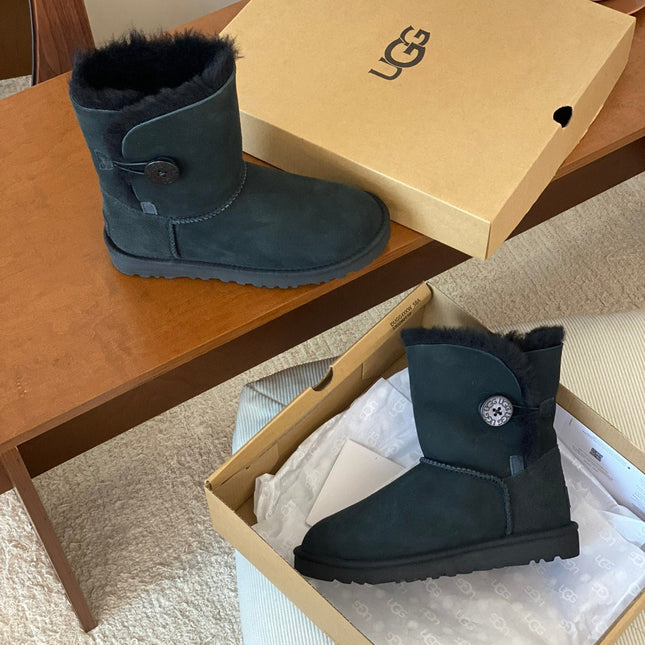 CLASSIC BAILEY BOOTS WITH BUTTONS IN BLACK SUEDE AND WOOL LINED