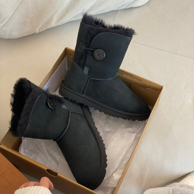 CLASSIC BAILEY BOOTS WITH BUTTONS IN BLACK SUEDE AND WOOL LINED