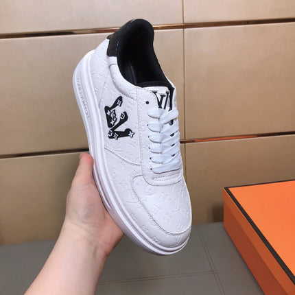 LV TRAINER SHOES IN WHITE AND BLACK CALFSKIN