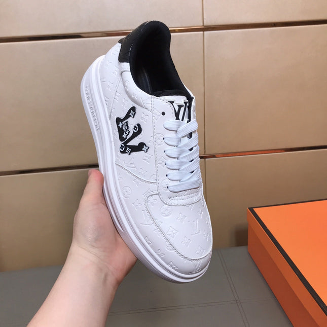 LV TRAINER SHOES IN WHITE AND BLACK CALFSKIN