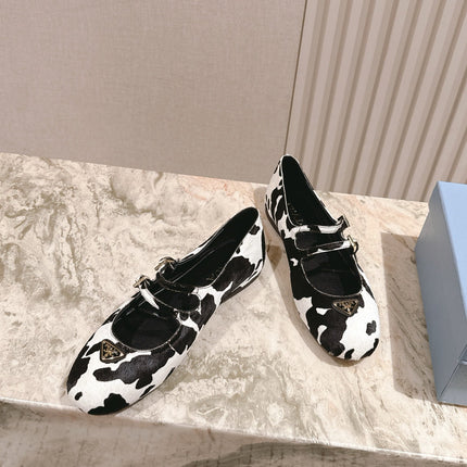 PRADA 25S CRYSTAL EMBELLISHED BALLERINA IN WHITE AND BLACK FUR