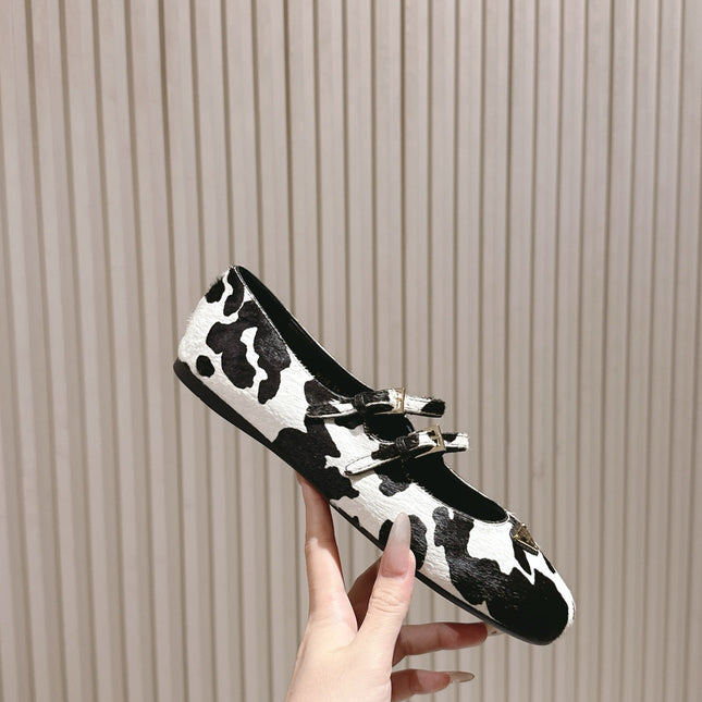 PRADA 25S CRYSTAL EMBELLISHED BALLERINA IN WHITE AND BLACK FUR