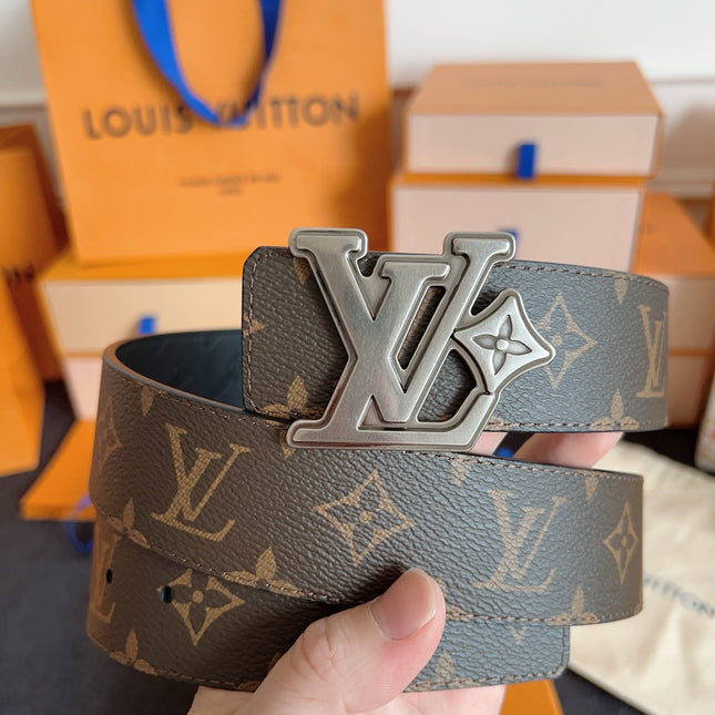 BELT 40MM IN BROWN BLACK GRAINED CALFSKIN EMBOSSED LOGO GREY BUCKLE