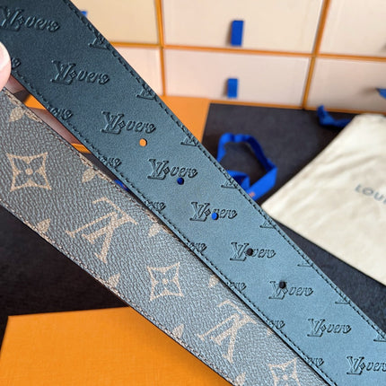 BELT 40MM IN BROWN BLACK GRAINED CALFSKIN EMBOSSED LOGO GREY BUCKLE
