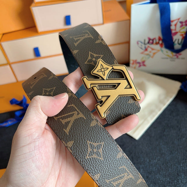BELT 40MM IN BROWN GRAINED CALFSKIN EMBOSSED LOGO GOLD BUCKLE