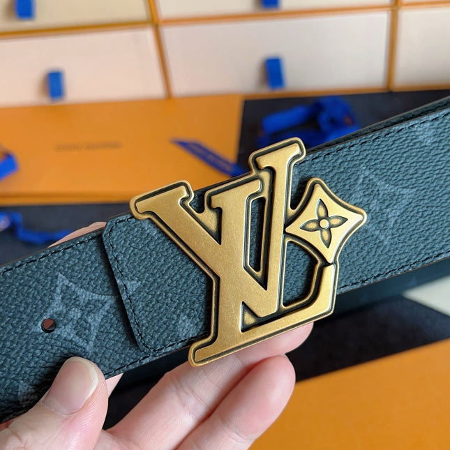 BELT 40MM IN BLACK GRAINED CALFSKIN EMBOSSED GREY LOGO GOLD BUCKLE