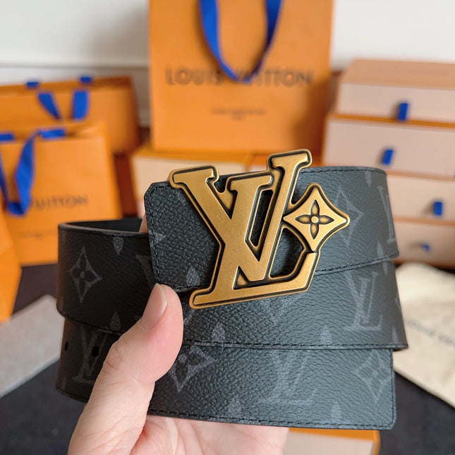 BELT 40MM IN BLACK GRAINED CALFSKIN EMBOSSED GREY LOGO GOLD BUCKLE