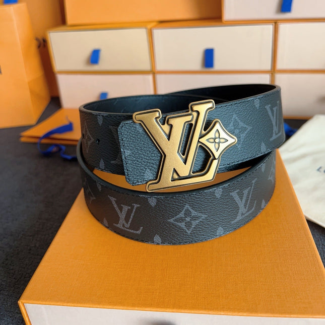 BELT 40MM IN BLACK GRAINED CALFSKIN EMBOSSED GREY LOGO GOLD BUCKLE