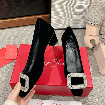 BELLE VIVIER PUMPS IN BLACK VELVET