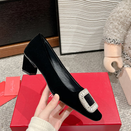 BELLE VIVIER PUMPS IN BLACK VELVET