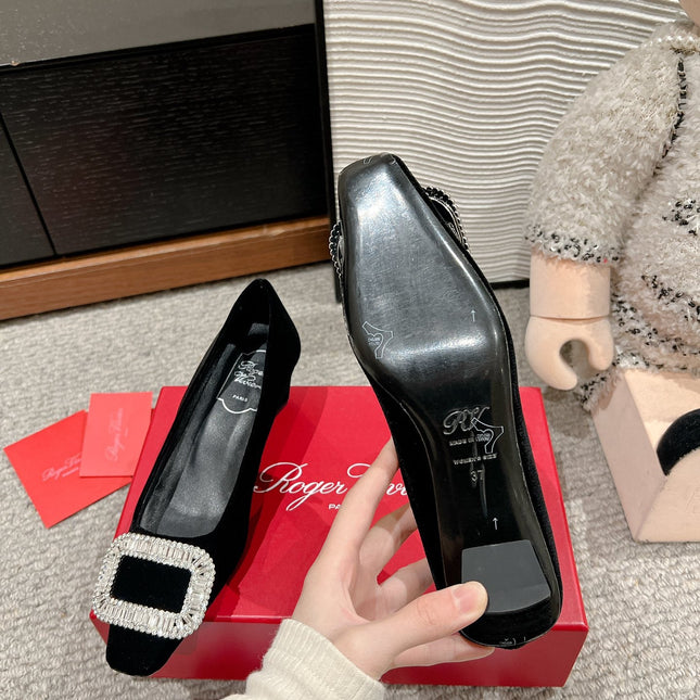 BELLE VIVIER PUMPS IN BLACK VELVET