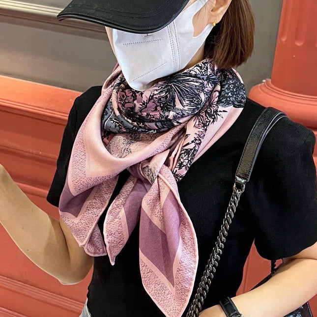 SQUARE SCARF 110 CM IN COLORFUL SILK VELEVET 389724