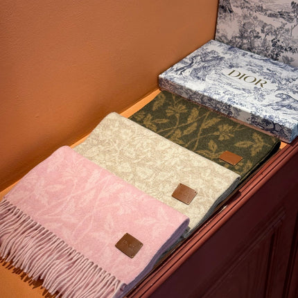 SCARF 180 CM IN ECRU TAN MONOGRAM CASHMERE 394644