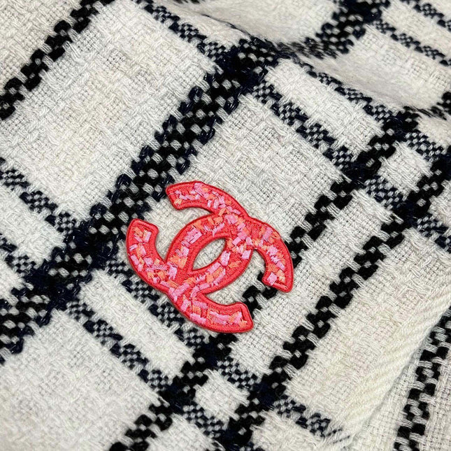 SCARF 190 CM IN WHITE MIX BLACK CASHMERE WITH RED LOGO 396472