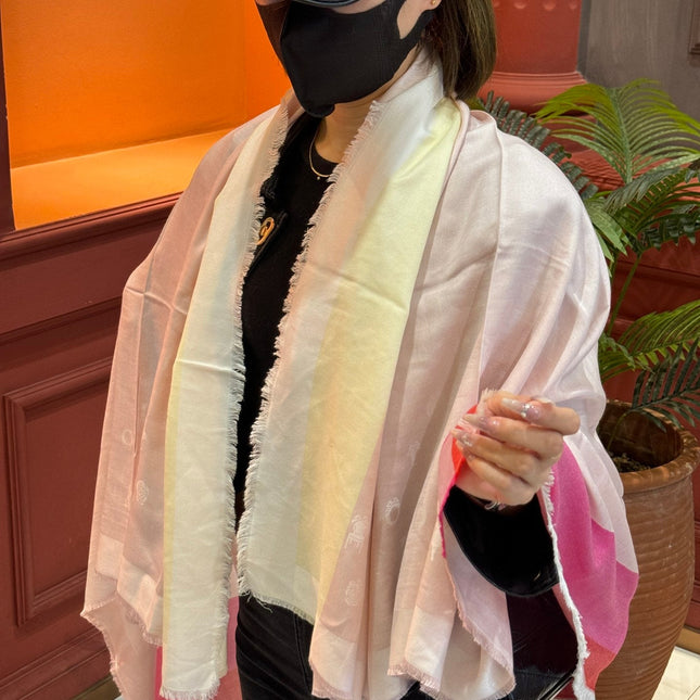 SHAWL 140 CM IN LIGHT PINK CASHMERE AND SILK 413801