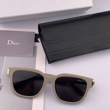 MONTAIGNE SUNGLASS CD6113 IN ACETATE