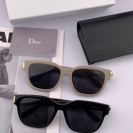 MONTAIGNE SUNGLASS CD6113 IN ACETATE