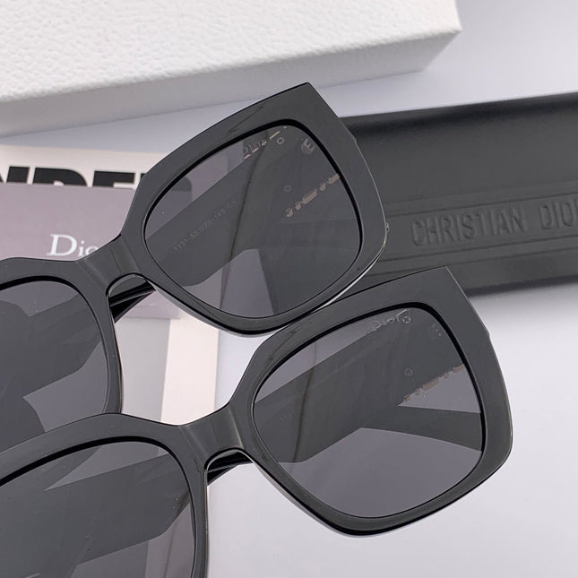 MONTAIGNE SUNGLASS CD1113 IN ACETATE