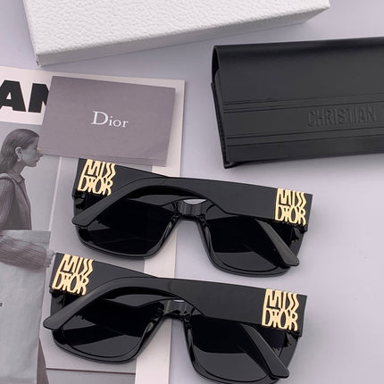 MONTAIGNE SUNGLASS CD1113 IN ACETATE