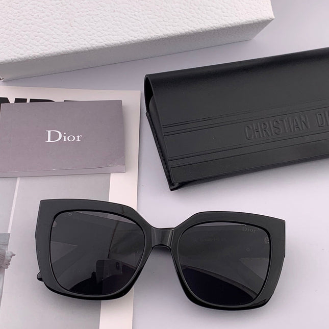 MONTAIGNE SUNGLASS CD1113 IN ACETATE