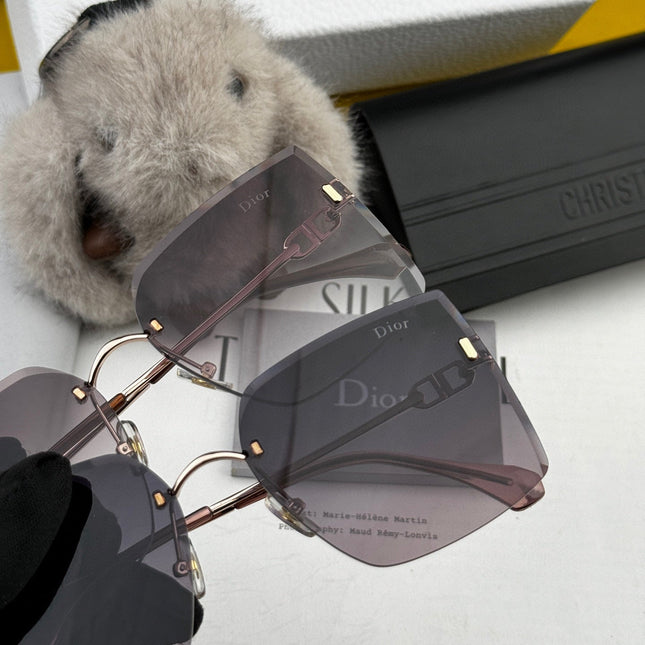 MONTAIGNE SUNGLASS CD3641 IN METAL