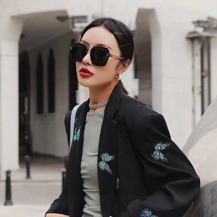 SQUARE SUNGLASSES L30157 IN BLACK ACETATE MONOGRAM LOGO