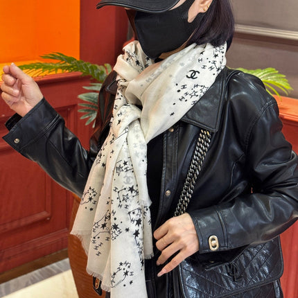 CHANEL 25S SCARF 200 IN CASHMERE 728987