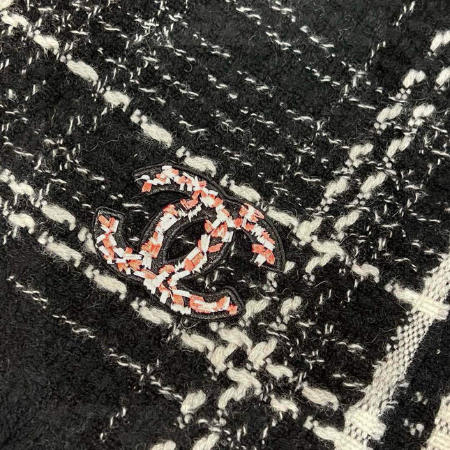 CHANEL 25S SCARF 185 IN CASHMERE 730560
