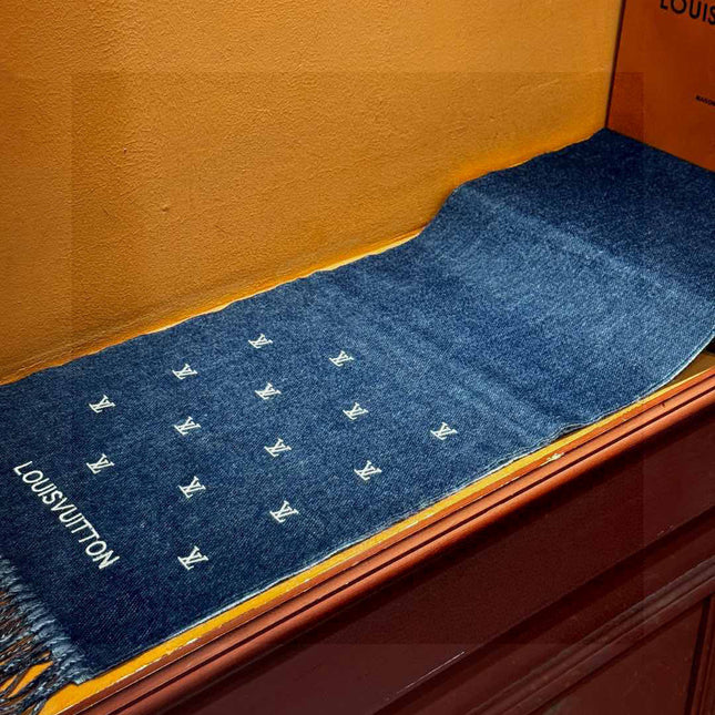 LV SCARF 180 CM IN CASHMERE 730570